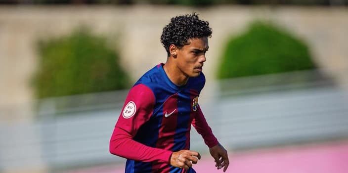 Joao Mendes Fils De Ronaldinho Avec L Equipe Juvenil A Du Barca Novembre 2023 1751761.jpg